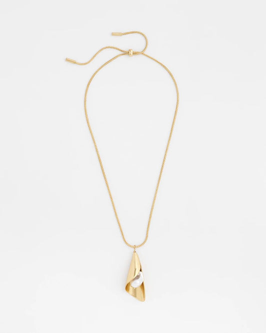 Adjustable Pearl Pendant Necklace